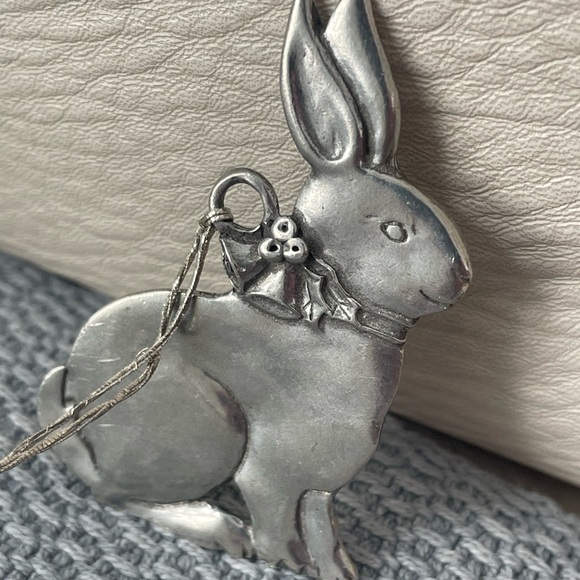 Rabbit - finest shiny pewter with satin finish. 31" necklace. - Picture 1 of 4